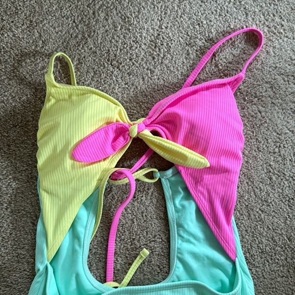 Target color block bathing suit! - Picture 2 of 4